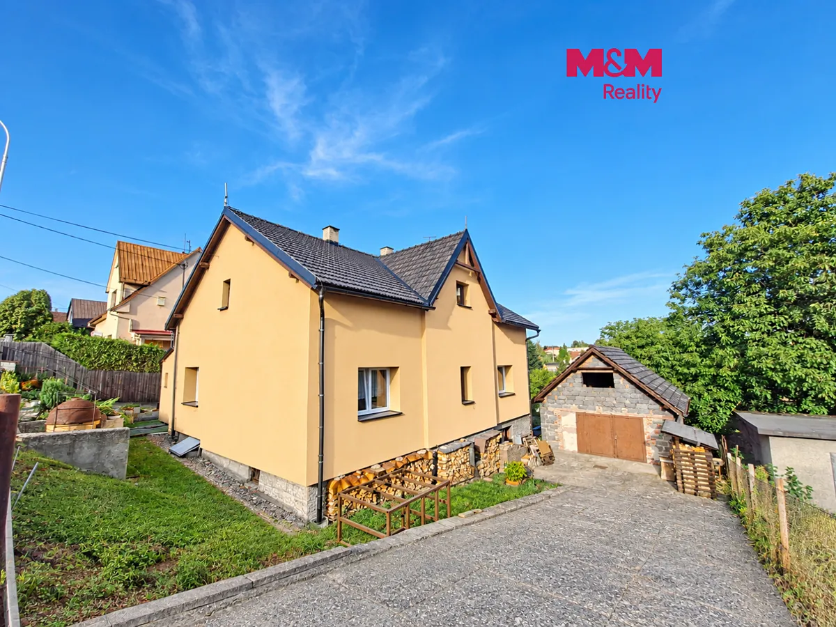 Prodej rodinného domu 120 m², pozemek 1648 m²